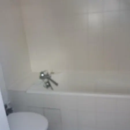F2 A La Nuitee Apartamento Troyes